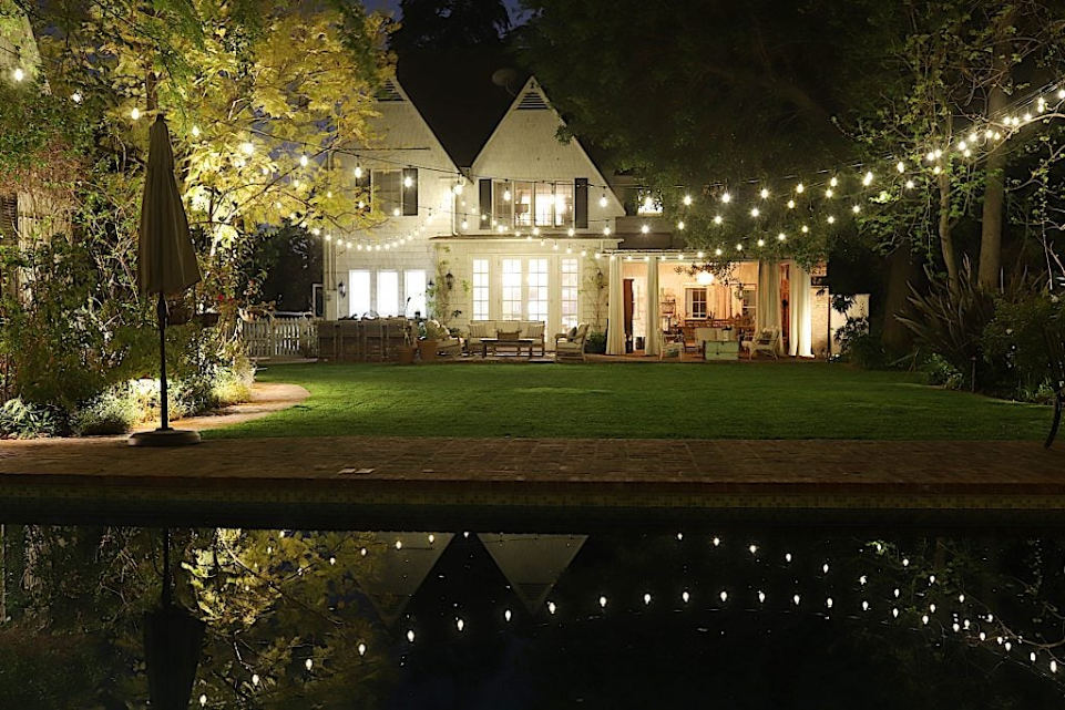 PATIO/BISTRO LIGHTING