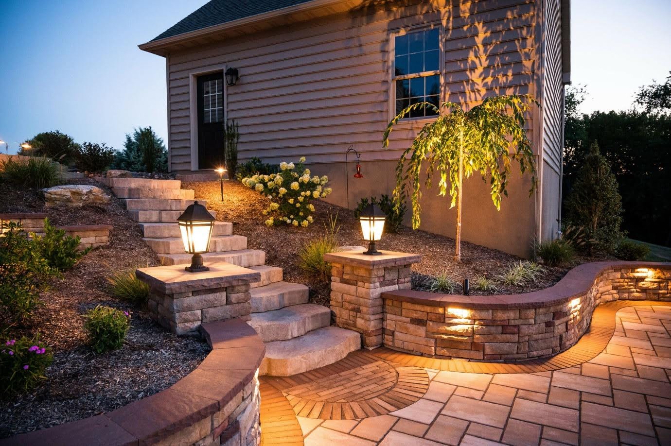 7 Reasons to Upgrade to Hardscape Outdoor Lighting This Year