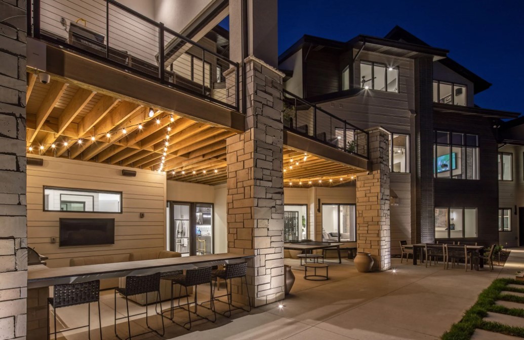 Where to Find Long-Lasting Hanging Lights for Outdoor Use