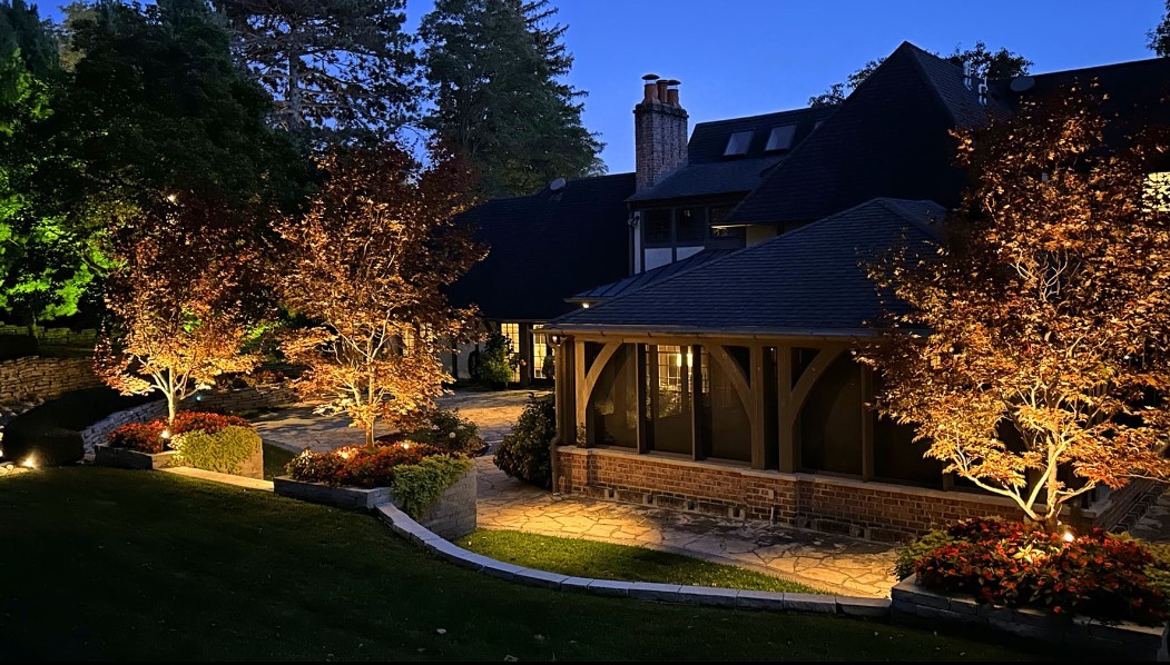 Transform Your Evenings: Creative Ways to Use Lights in Backyard Spaces for a Stunning Glow